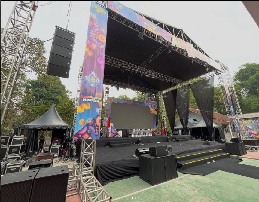 Stage & Rigging