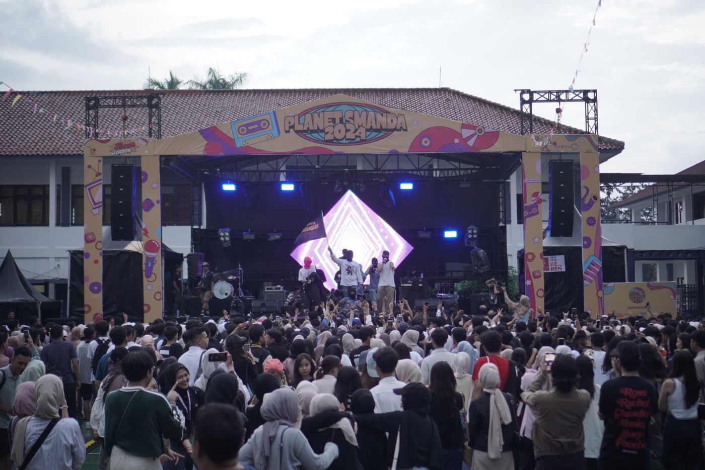 Dokumentasi Music & Performance oleh Lantai Atas Event Solution
